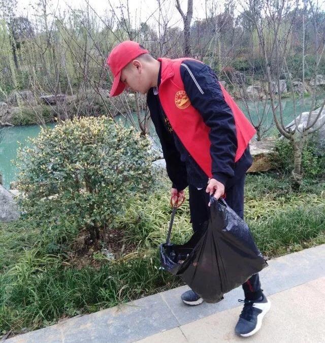 傳承紅色經典，弘揚雷鋒精神(圖2)