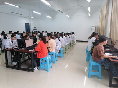打造技能精英,彰顯職教魅力 藥學院開展職業技能鑒定(圖2) 打造技能精英,彰顯職教魅力 藥學院開展職業技能鑒定(圖2)
