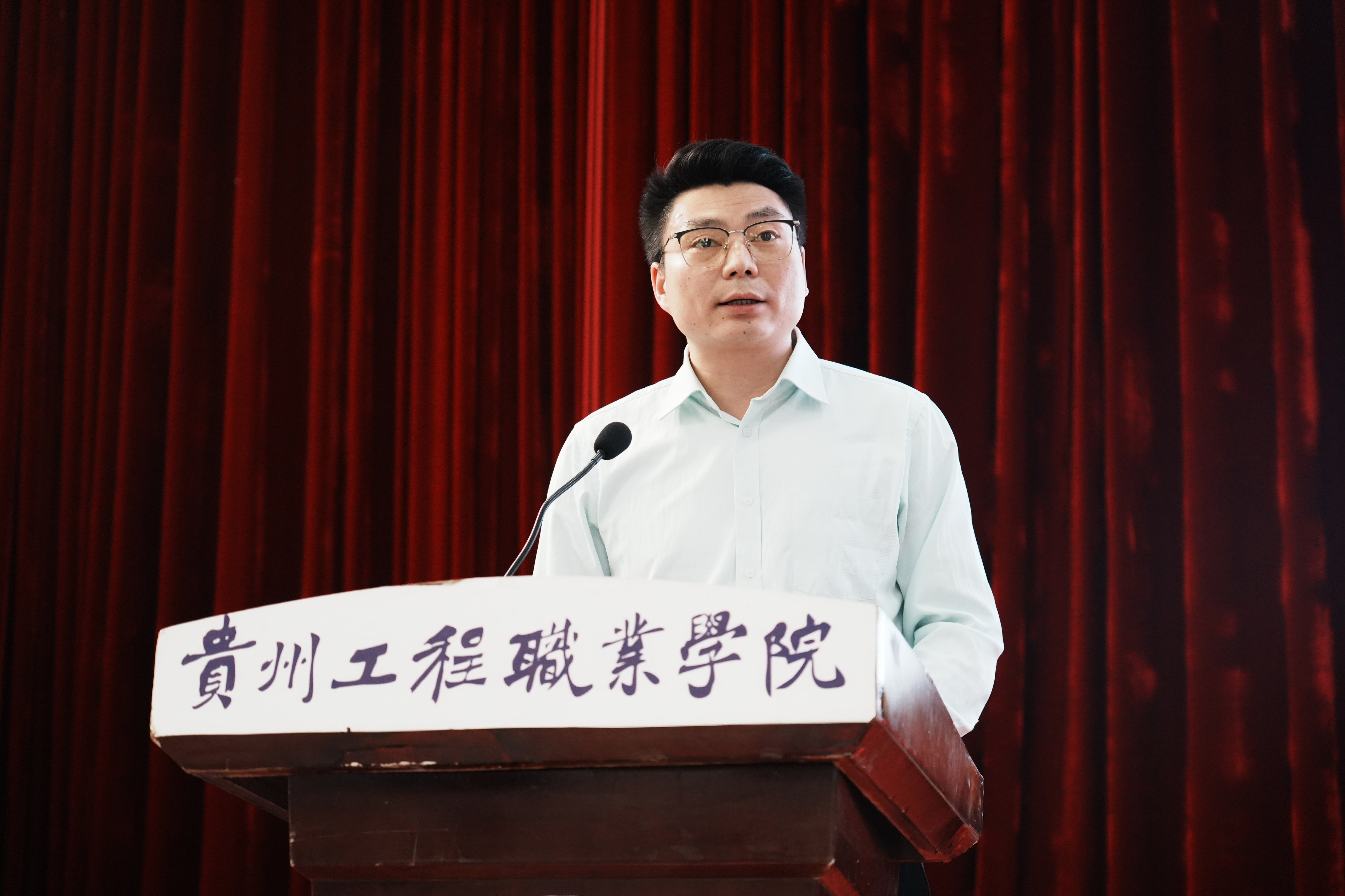 裝備制造與信息技術學院舉行“匠心筑夢、職創(chuàng)未來”表彰大會(圖8) 裝備制造與信息技術學院舉行“匠心筑夢、職創(chuàng)未來”表彰大會(圖8)