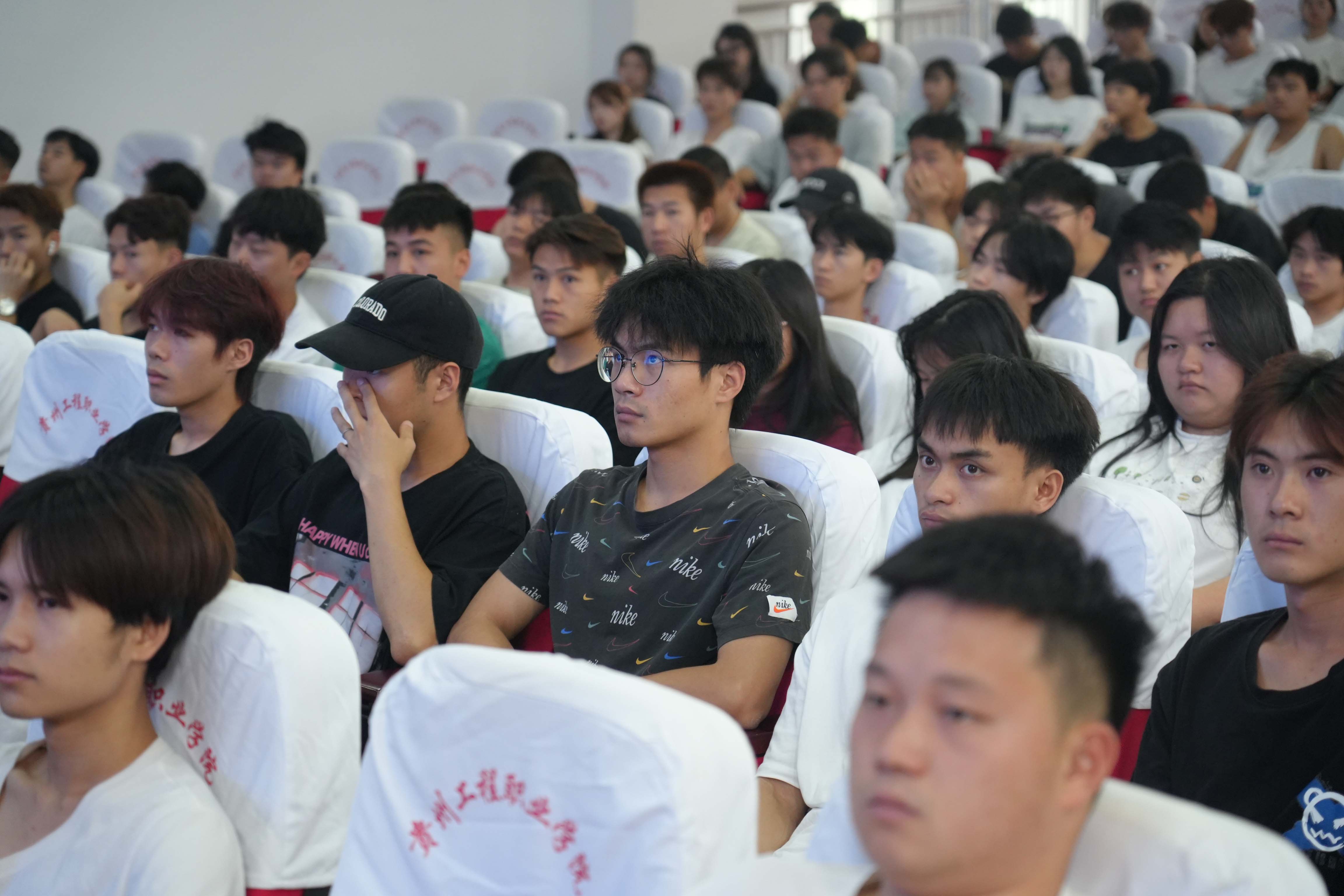 裝備制造與信息技術學院與百智云公司共謀校企合作新篇章(圖5) 裝備制造與信息技術學院與百智云公司共謀校企合作新篇章(圖5)