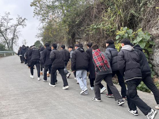 銘記歷史,共祭英魂|藥學院團總支開展國家公祭日悼念活動(圖2) 銘記歷史,共祭英魂|藥學院團總支開展國家公祭日悼念活動(圖2)