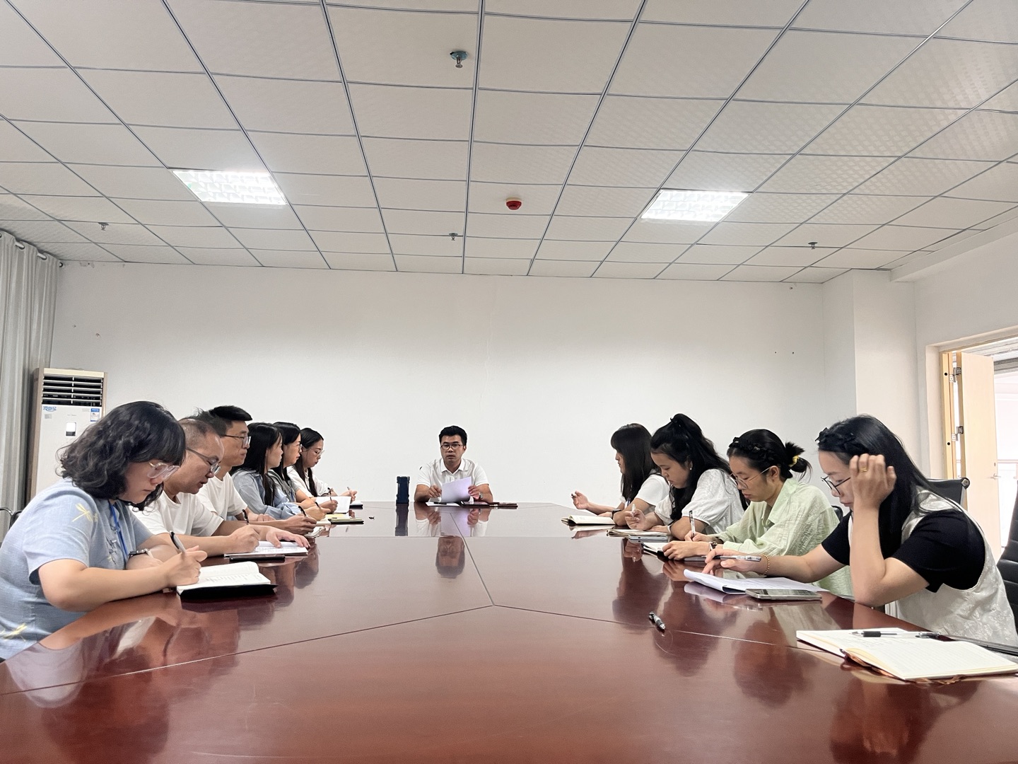 馬克思主義學院 教學工作簡報(2025年秋季學期第2期)(圖1) 馬克思主義學院 教學工作簡報(2025年秋季學期第2期)(圖1)