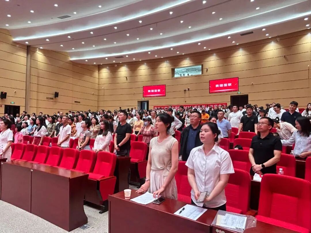 貴州工程職業學院成人高等教育2025級新生開學典禮圓滿舉行(圖2) 貴州工程職業學院成人高等教育2025級新生開學典禮圓滿舉行(圖2)